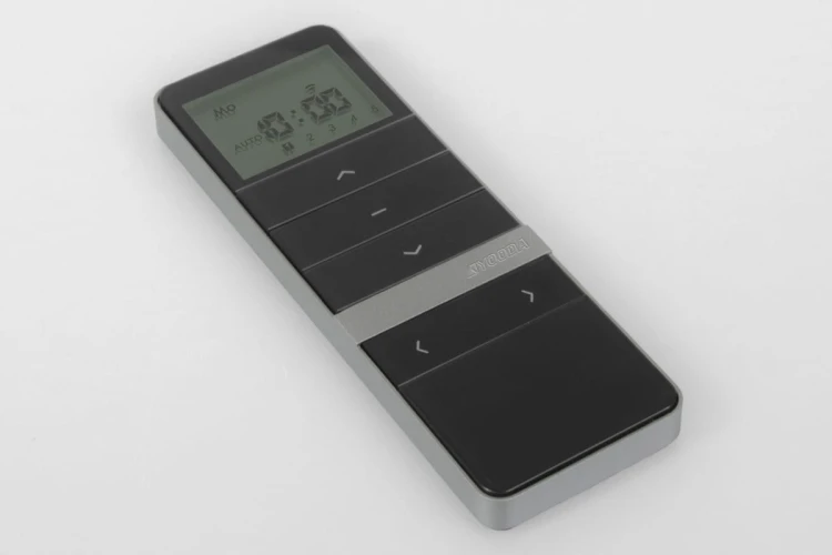 pilot-magnetic-deluxe-5-kanalowy-z-zegarem-czarny.jpg