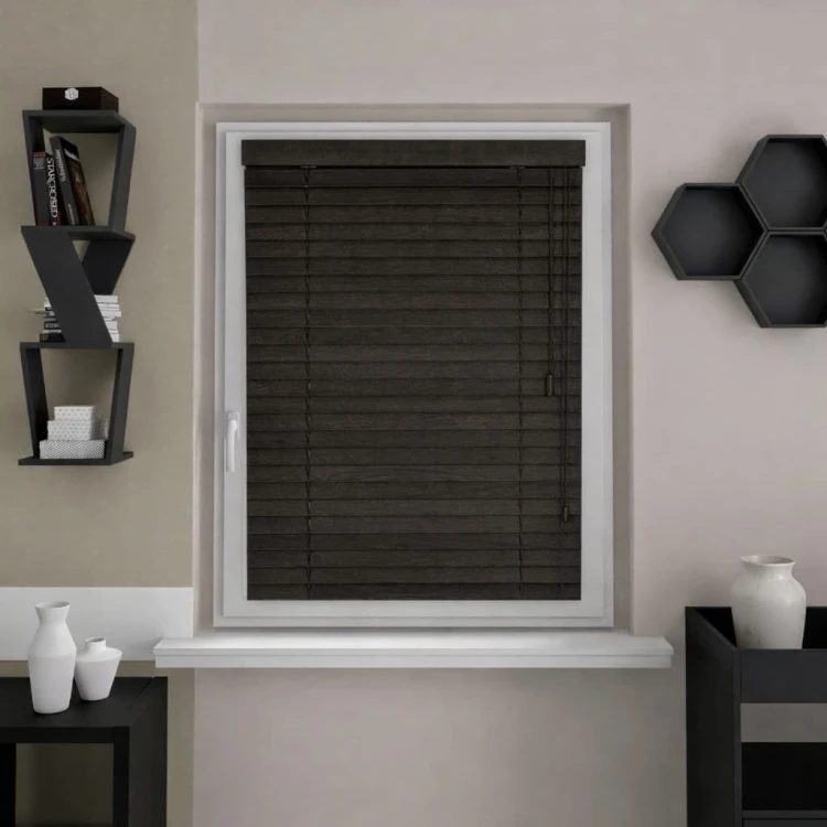 zaluzja-drewniana-50-mm-antyczne-drewno-dab-wenge